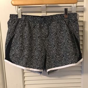 black and white nike shorts